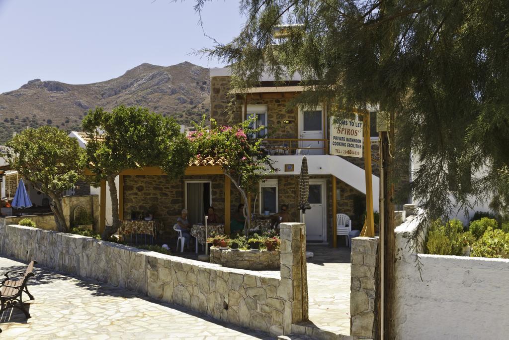 Spiros Apartments Livadia  Exterior foto